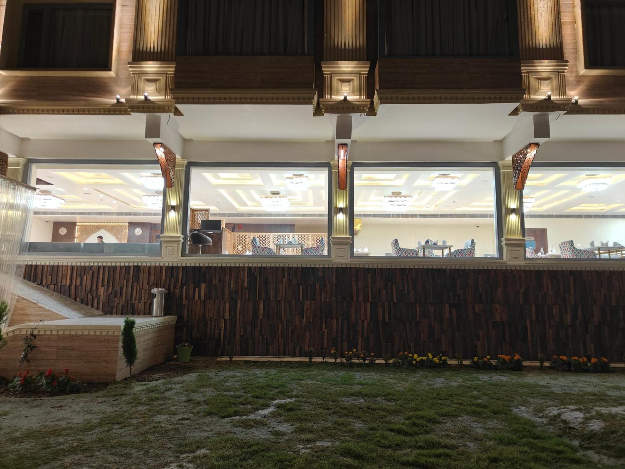 Arco Hotels And Resorts Srinagar Exterior photo