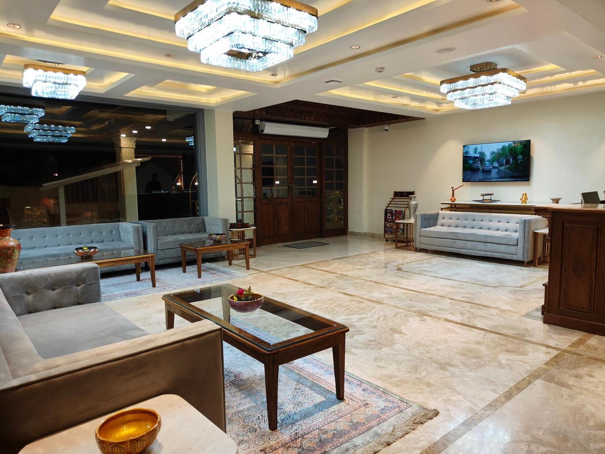 Arco Hotels And Resorts Srinagar Exterior photo